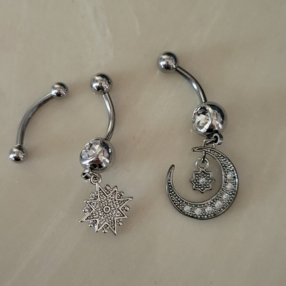 Belly button rings never worn